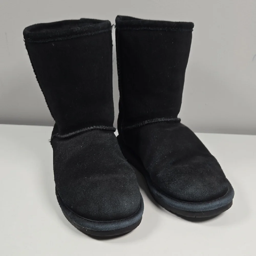 BearPaw Classic Black Boots